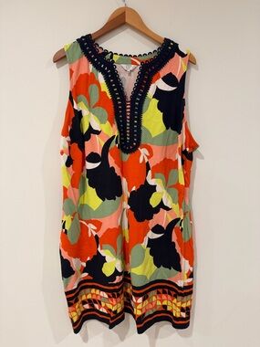 crown & ivy Multicolor Crochet-Trim Floral Tank